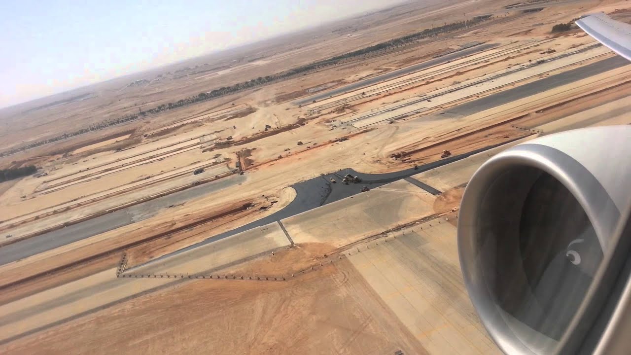 Take off b777-300 saudi airlines