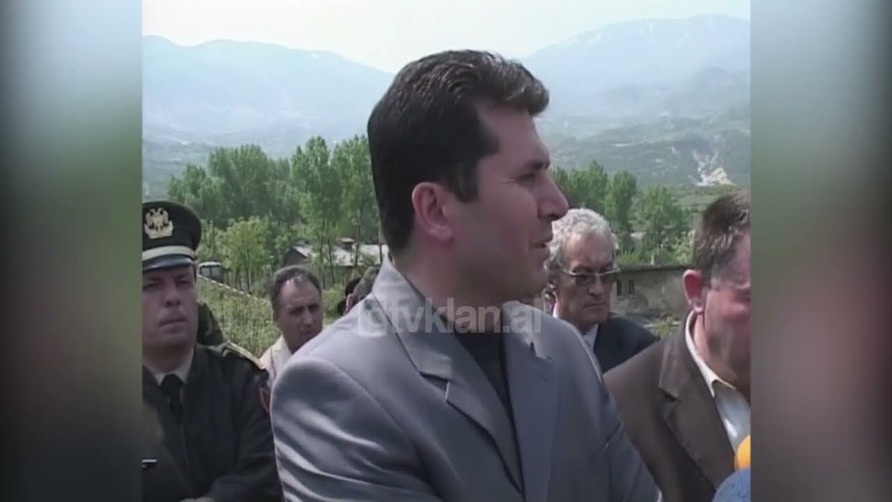 Ministri Mediu viziton Dhemblanin pas shpërthimit të depove të armatimit - (7 Maj 2006)