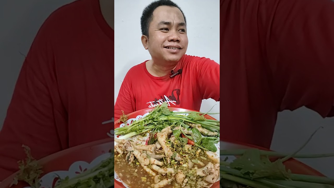 มากินก้อยเครื่องในหมูใส่ตีนไก่แซ่บๆครับ
