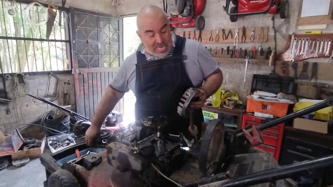 como quitar el volante de una podadora