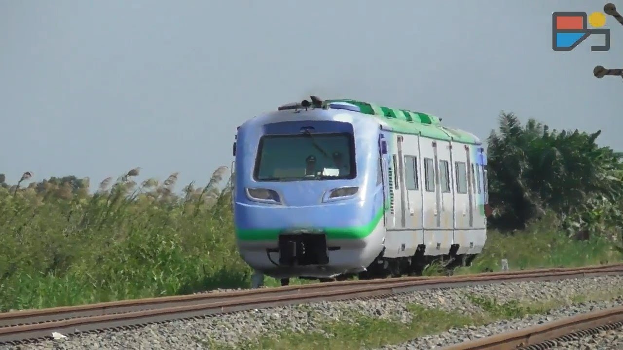 Kereta Api Mirip Lumba-Lumba...? - TRAINVELING #12