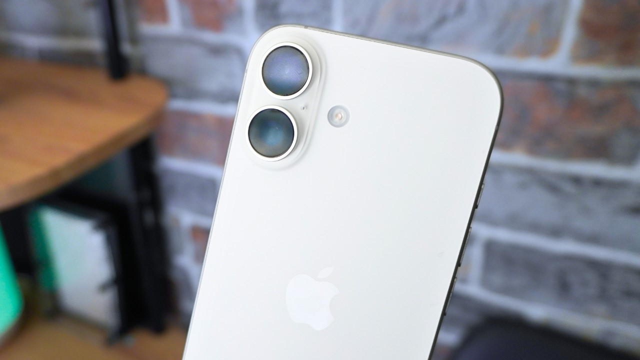 ΕΠΙΤΕΛΟΥΣ ΜΕ ΣΩΣΤΗ ΟΘΟΝΗ - Apple iPhone 17