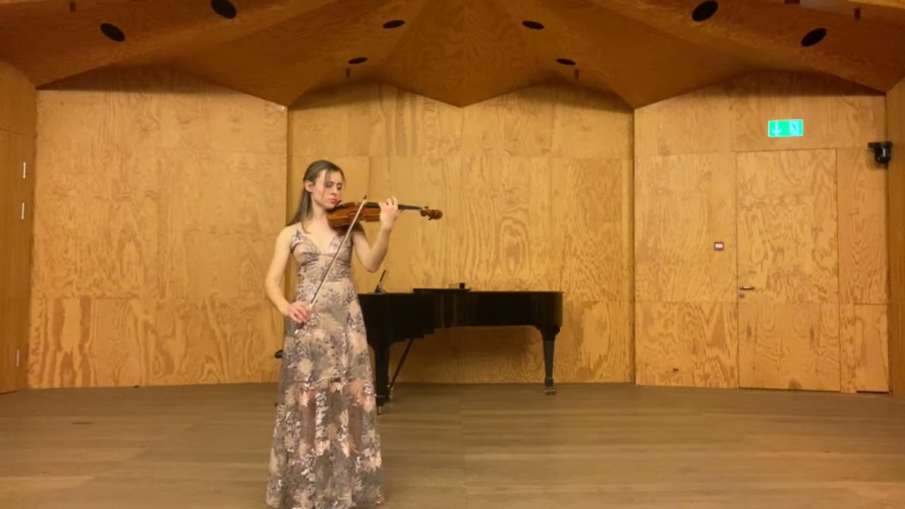 Lauren Vandervelden plays 