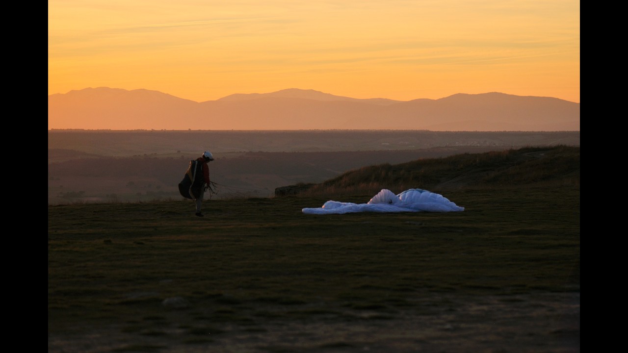 La Muela Parapente y Atardecer
