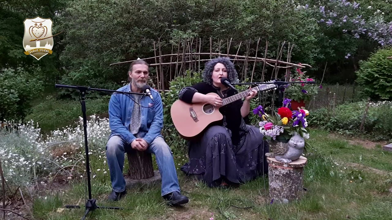 Dace Judina un Arturs Nīmanis - Pie Dieviņa gari galdi