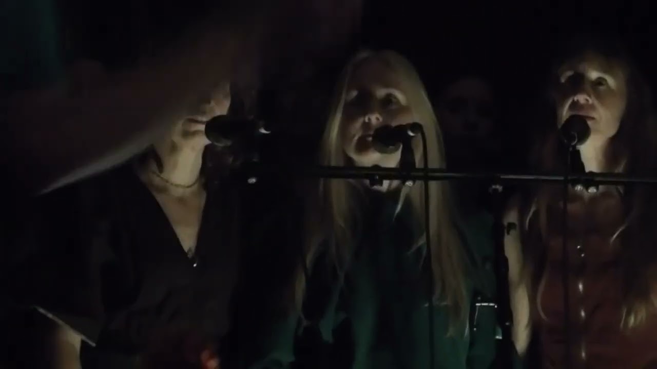 India Bourne & Big Skirts Choir/Holocene, (Bon Iver cover)/Outside, Devon/7.2.26 