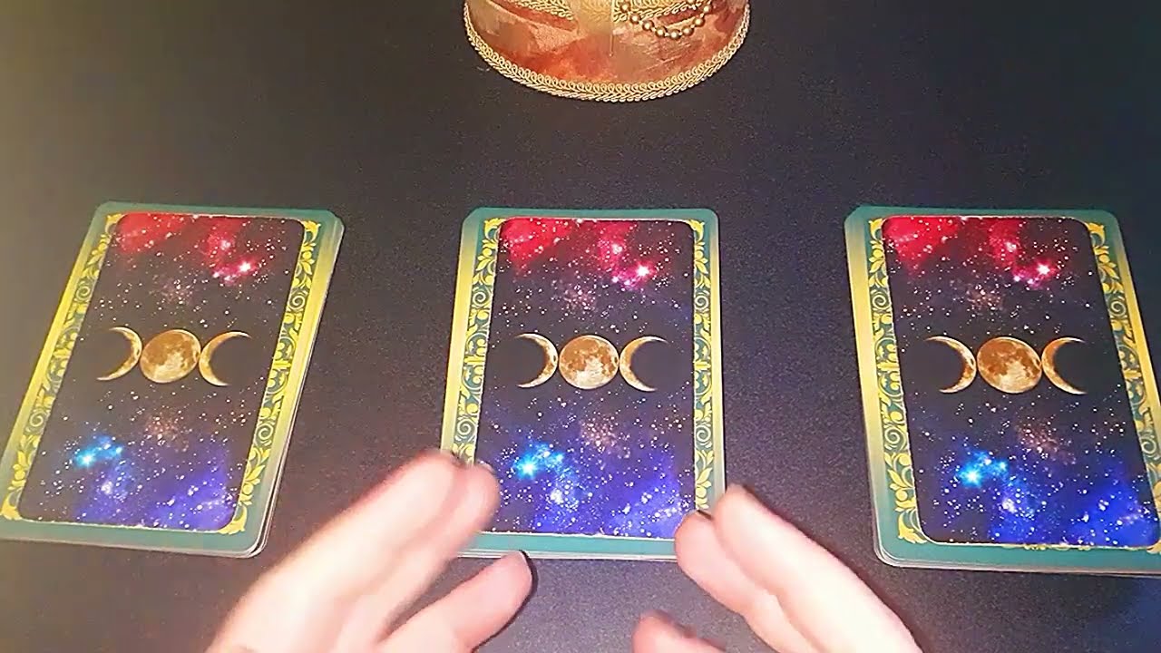 TAROT INTERACTIV ❤ Cine te manifestă, dorește în viaţa sa?