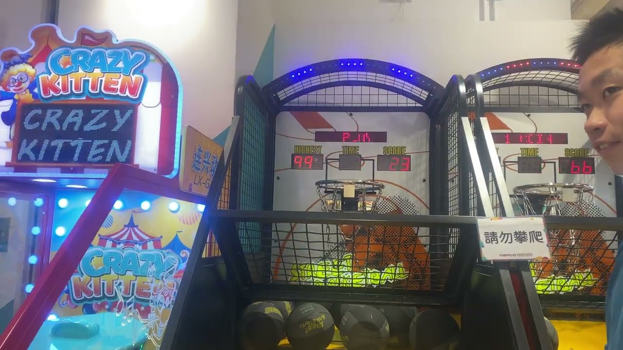 Windsor House Namco, CB, Yoyo JR machine pair match, 10 hard street rubber balls 1012 points