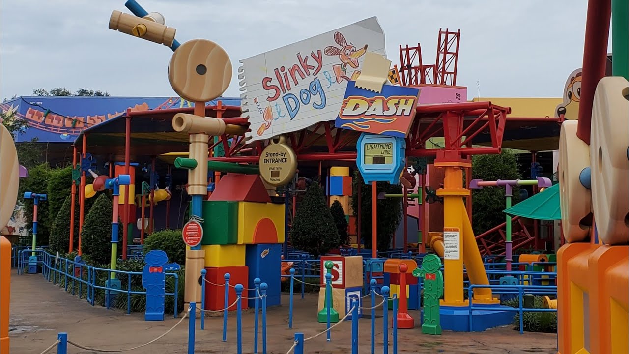 Slinky Dog Dash (Full Queue) - First In Line - 4K - Disney's Hollywood Studios - Walt Disney World
