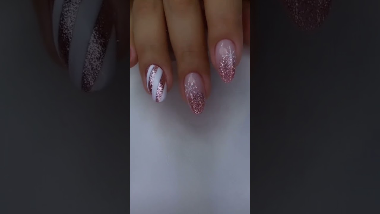 Christmas nails #nails #nailartdesignsathomewithouttools #nailart #viral #nailicious