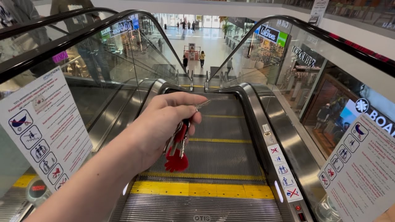 Switching on otis escalator 