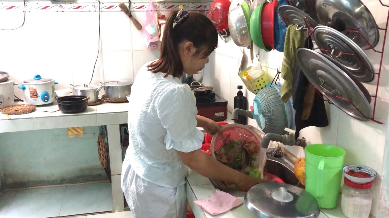 Nấu vài món ăn xum họp đầu năm khai Xuân chúc sức khỏe nhau