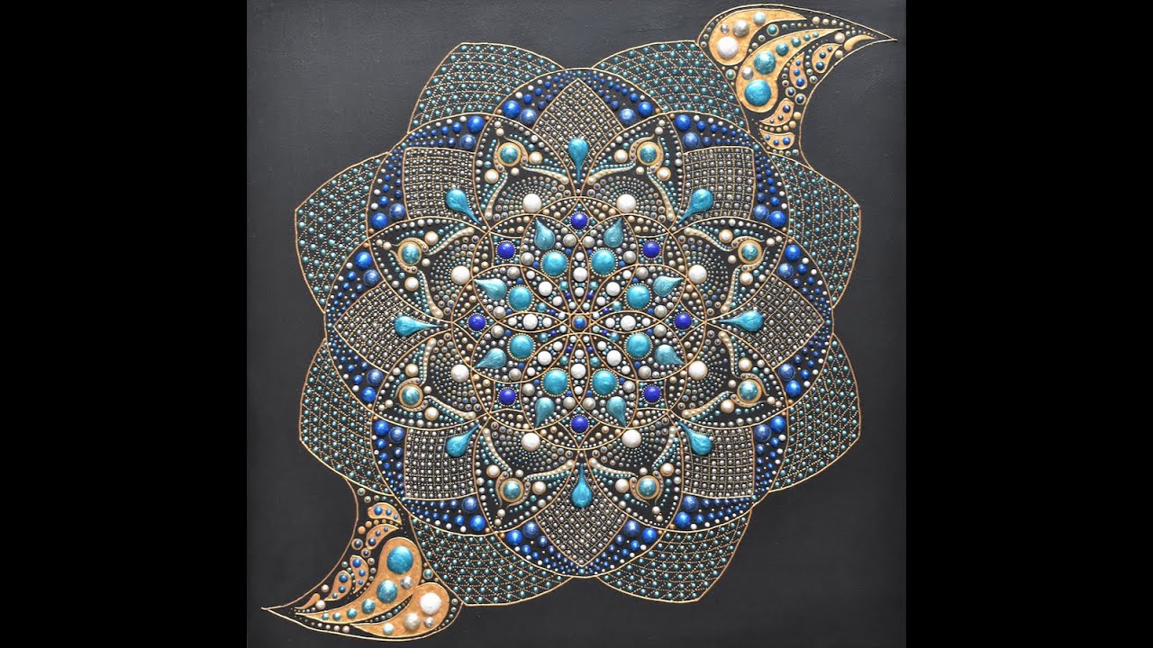 The Queen's Brooch Mandala - Creation Process