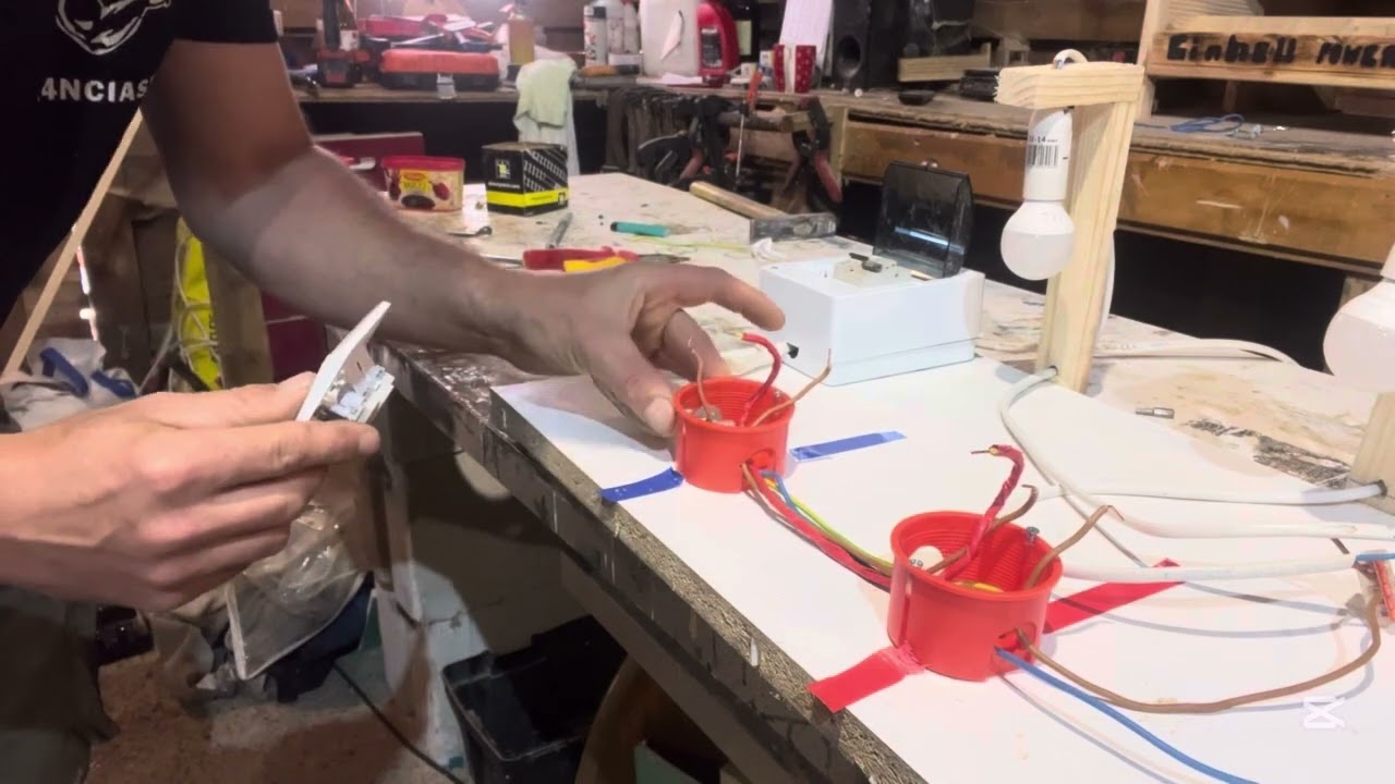 ⸻🔌 Jak działa podlaczyc wlacznik schodowy ? Proste wyjaśnienie!