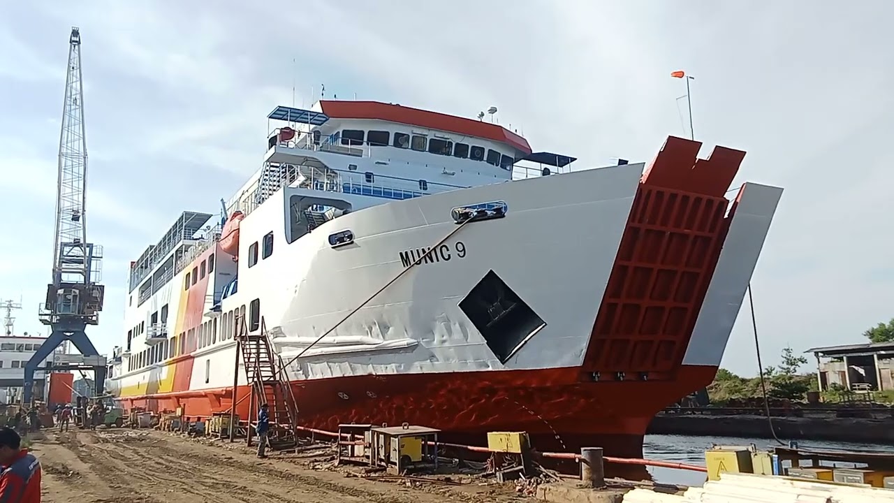 PT.dkb cirebon kmp.munic 9 keluar docking