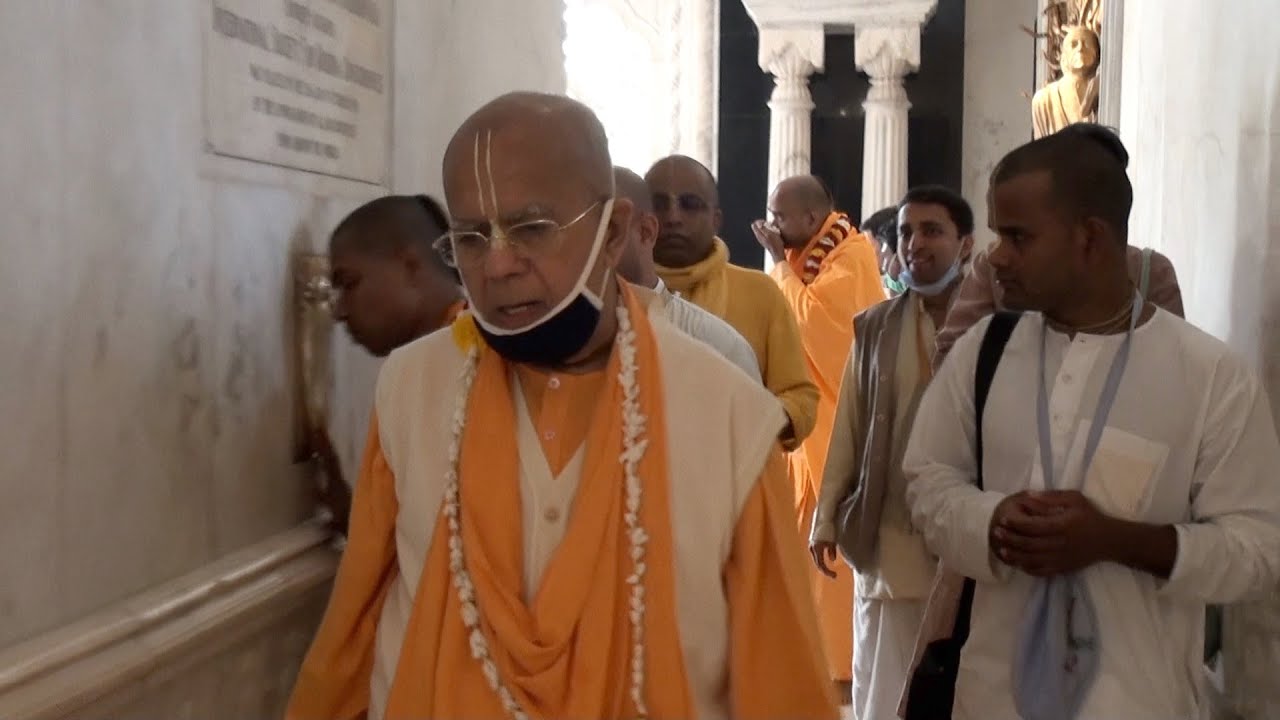 HH GKG  Vrindavan morning images 10 3 2021
