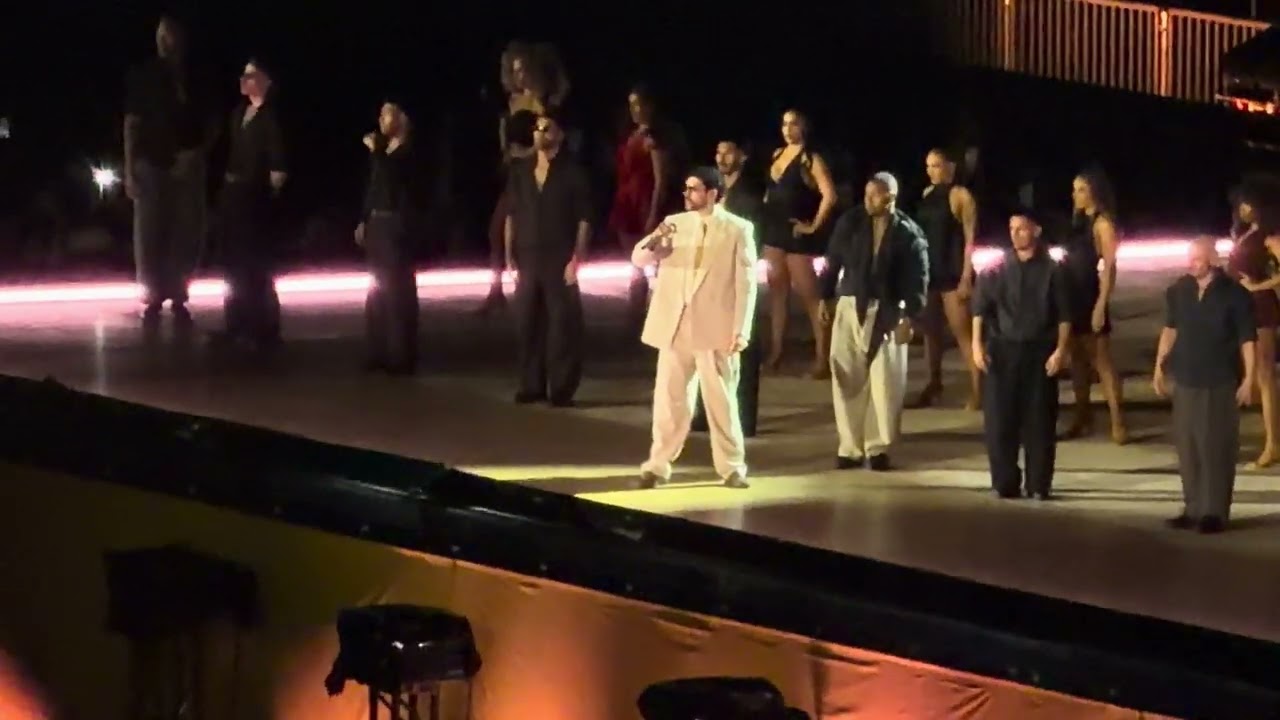 NUEVAYoL - Bad Bunny - DeBÍ TiRAR MáS FOToS World Tour - Estadio GNP