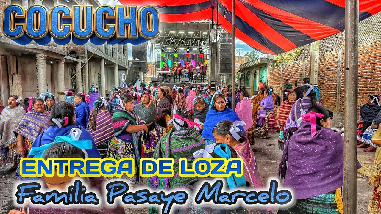 Entrega de Loza a los cargueros de la Virgen de la Asunción // Cocucho Michoacán.