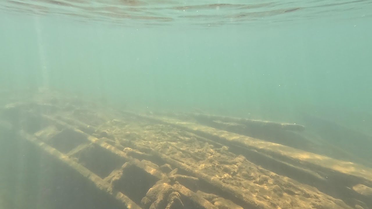 Shadows, Shades & Faint Familiarity - A little Boat Ride Around Quebec Harbor