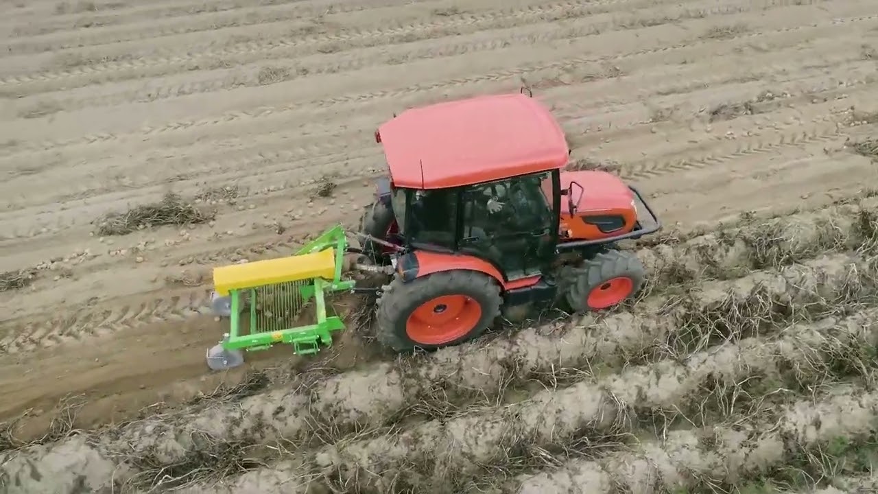 Funcionamiento Arrancador de patatas Bomet URSA para tractor