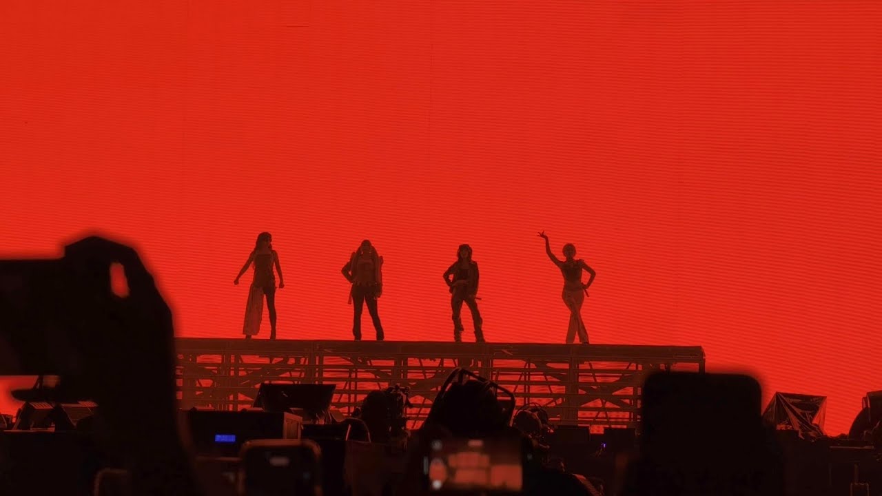 250201 2NE1(투애니원) - Fire | 2NE1 Welcome Back in KL