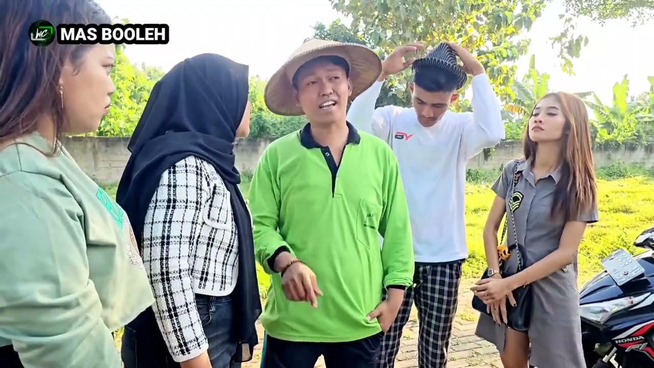 CEO NYAMAR JADI PETANI DIHINA CEWEK