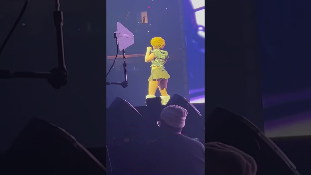 Ice Spice Performs #Munch Live in DC at the Capital One Arena for Doja Cat&rsquo;s Scarlet Tour!