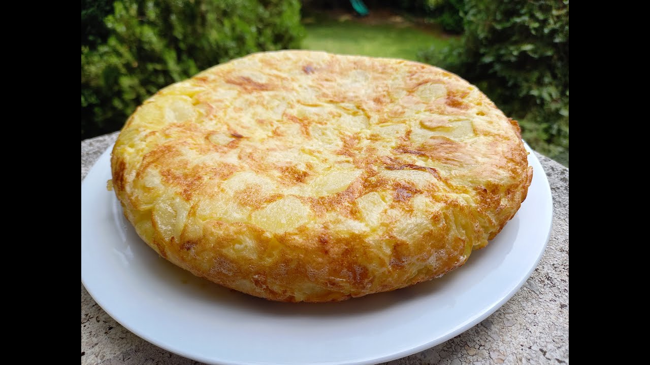 Burgonyás omlett, avagy az igazi tortilla de patatas - SPANYOL FALATOK ANGELLEL