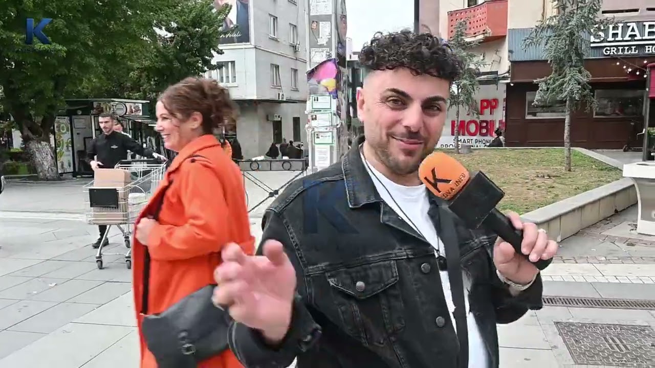 Në fillim të duket si një shaka gjeniale, por kur e kupton se përgjigjjen,gjithë atmosfera ndryshon!