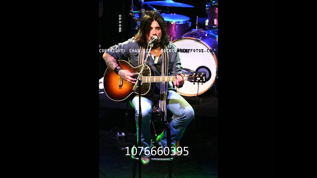 John Corabi - Gasoline Alley (Rod Stewart cover)