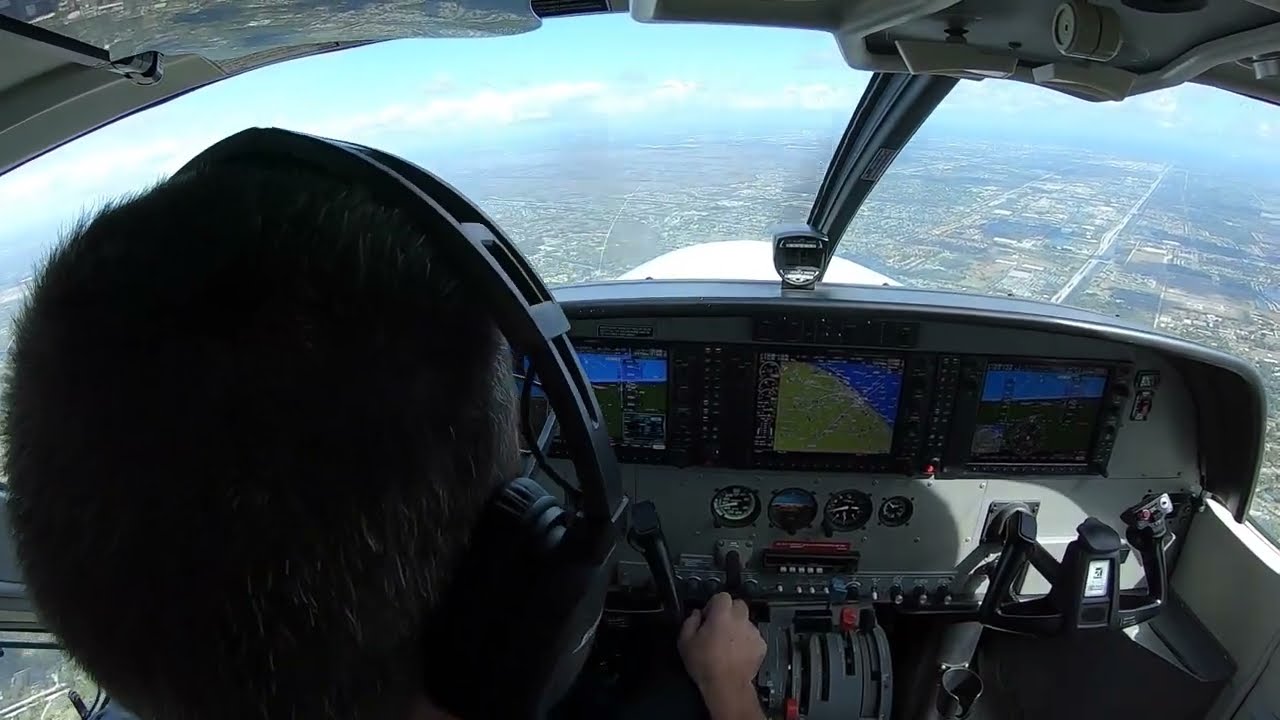 Landing on runway 10L, Palm Beach (PBI/KPBI)