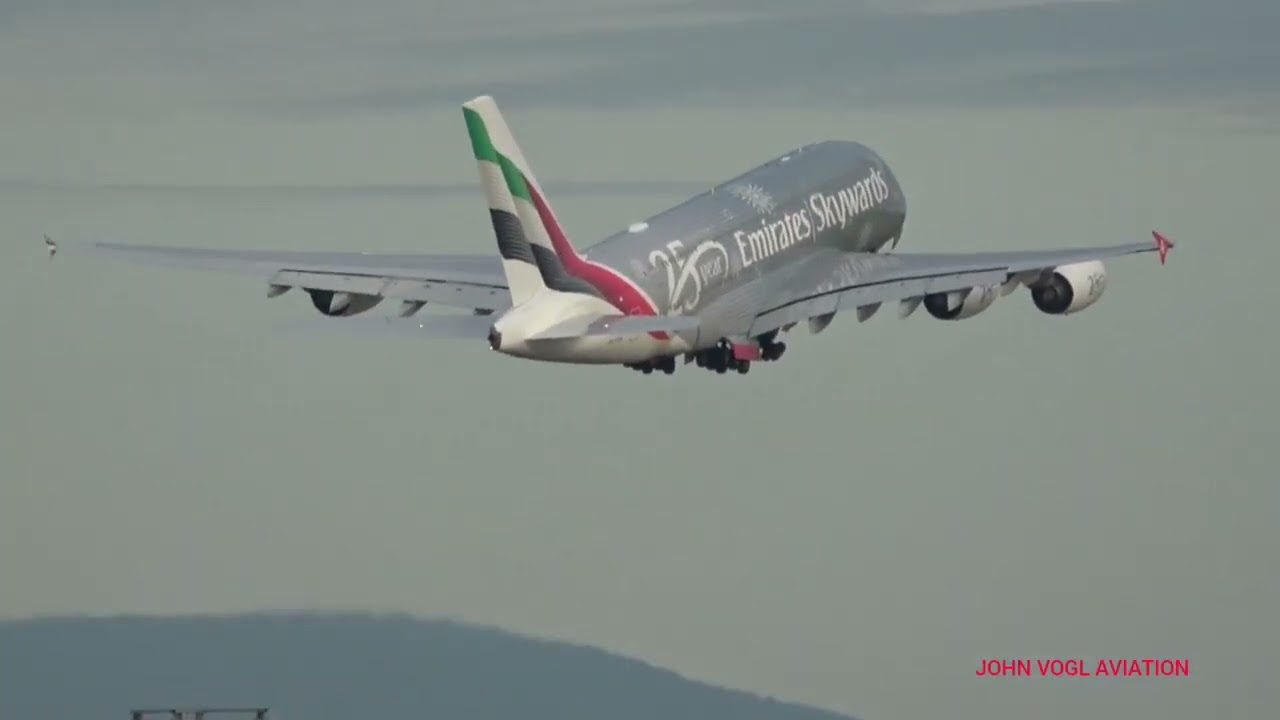 EMIRATES A380 SUPER LANDING AND TAKE OFFS RWY34 MELBOURNE INTERNATIONAL AIRPORT YMML🛬🛬🛫🛫🌅