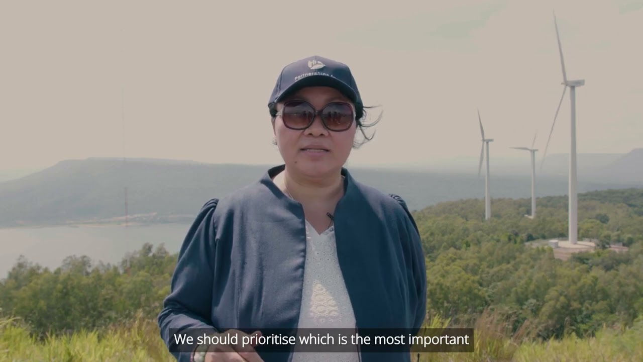 Lao PDR officials connect on energy in Thailand