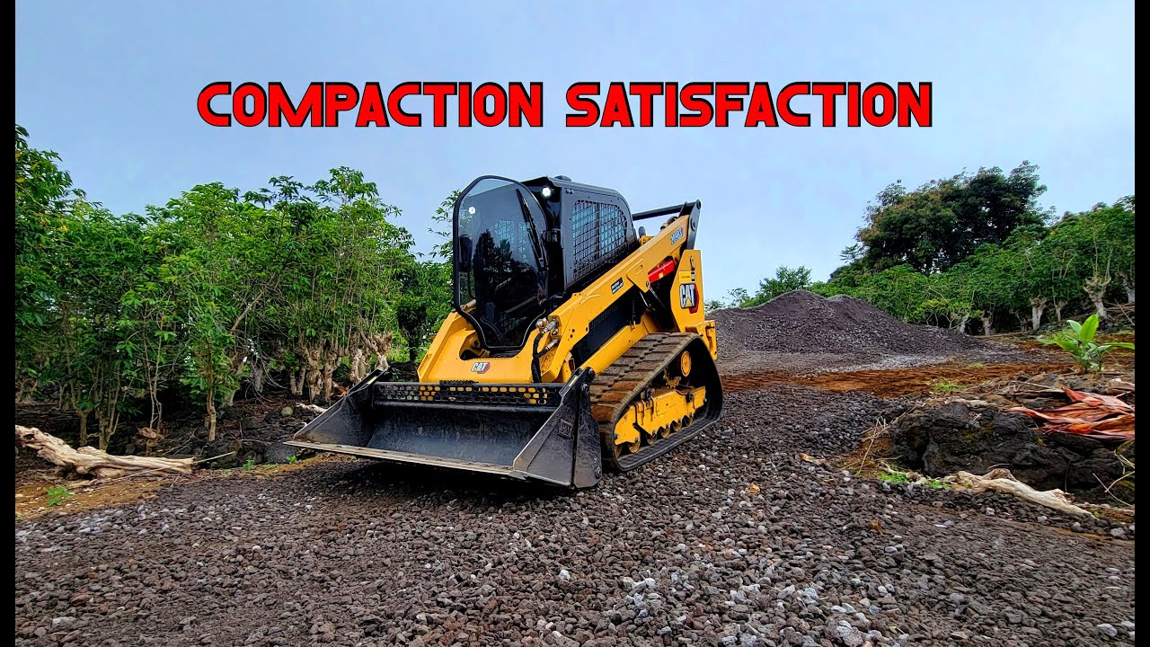 SPREADING BASE AND COMPACTING WITH THE CAT 289D3