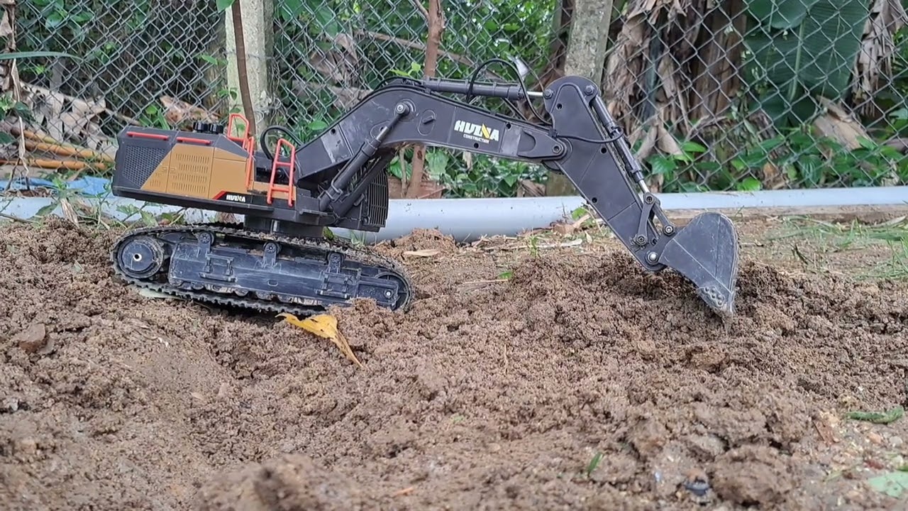 RC Excavator Simulation Leveling Eroded Road#rcconstruction #excavator