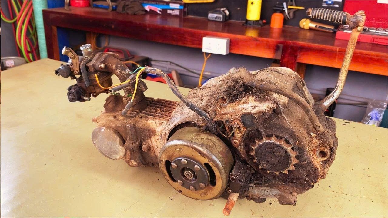Rusty and Dead - 1979 Honda Super Cub C50 Engine Brought Back to Life