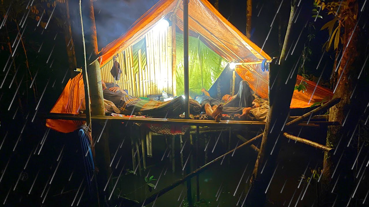 CAMPING SURVIVAL DI GUYUR HUJAN DERAS DAN PETIR SEPANJANG MALAM