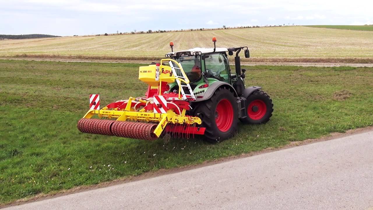 Grünlandpflege mit APV GP 300 M1 & PS 300 M1 / Meadow cultivation with the APV Grassland Pro Harrow
