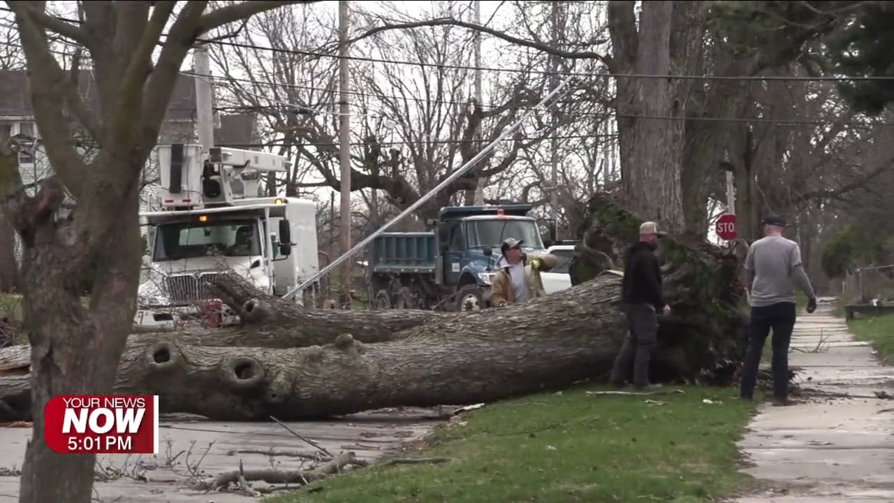 Сильный ветер вызвал масштабные отключения электроэнергии на северо-западе штата Огайо.