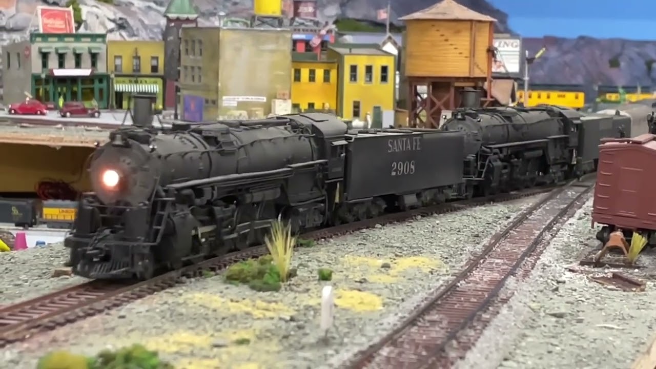 Santa Fe Chief 1948 - Alco PA’s, AT&SF 3783, helper 2908 and 0-6-0 9086