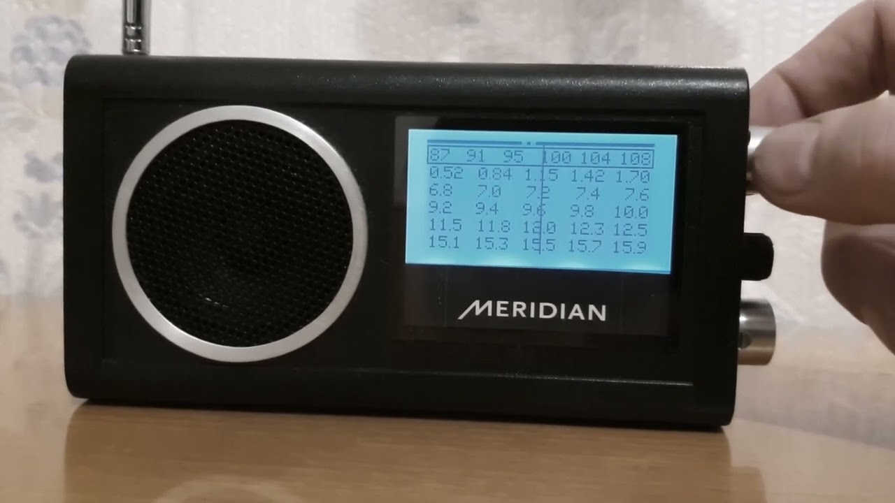 Si-4825-A10 based radio.