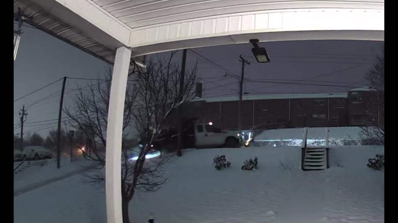 Sir! We need that power pole🥶🤣 