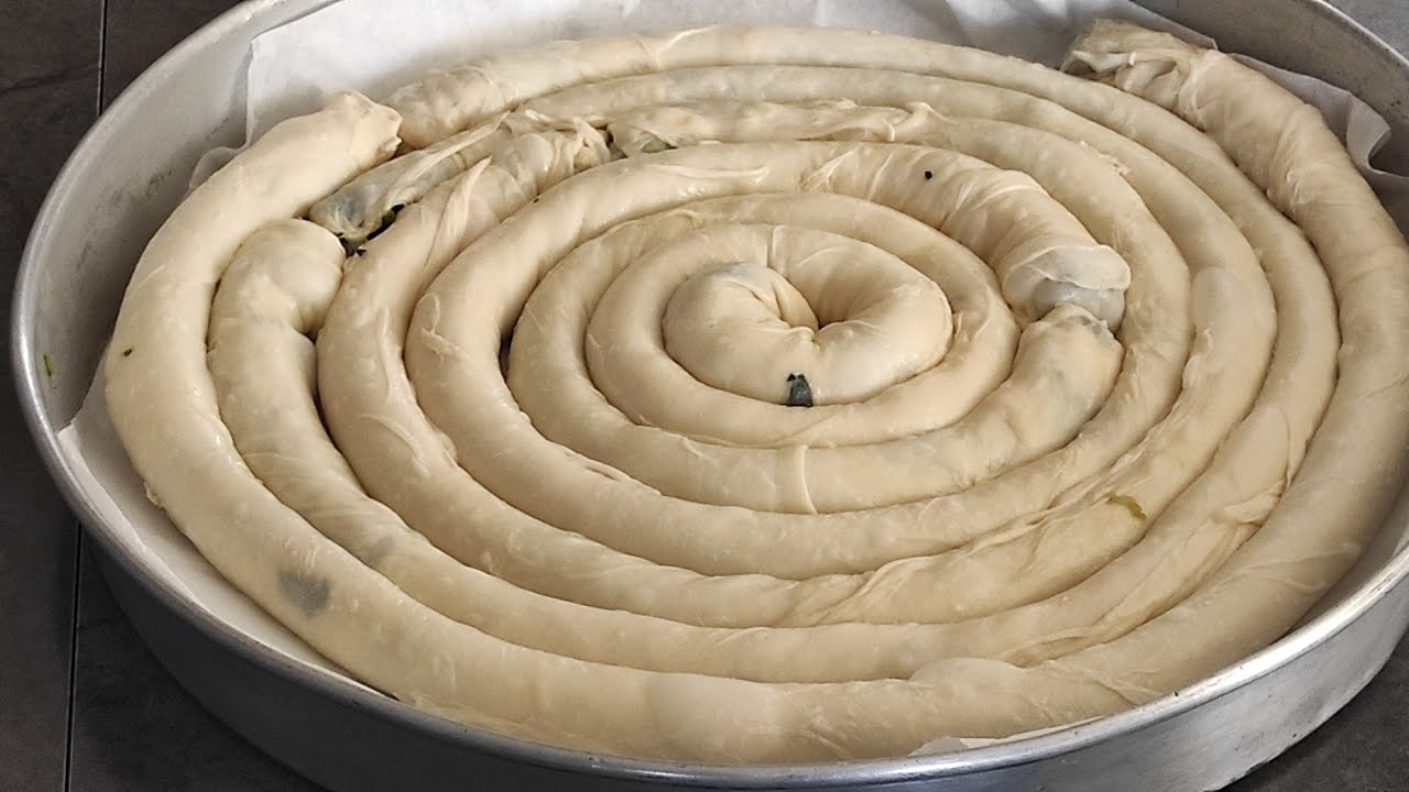 Ispanak aldığımda hemen yapıyorum 👉el açması ıspanaklı börek ⭐ çıtır çıtır muazzam bir lezzet 