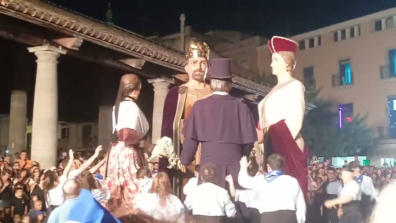 Ball de Giravoltes con los gegants de Granollers con Cosme  Damiana Esteve i Plácida 2022
