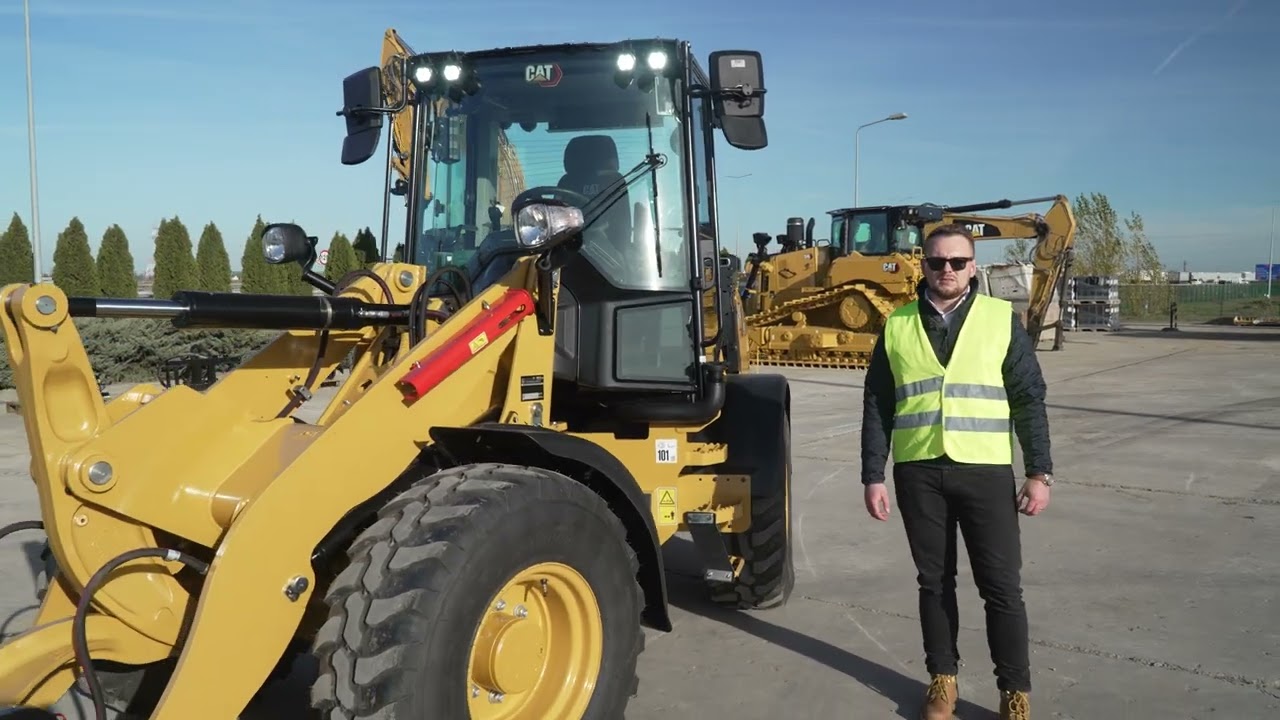 Kompaktowa ładowarka kołowa CAT 908 - recenzja