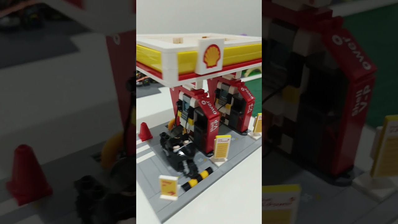 Want to own a Shell Gas Station? #cada #shell #shellgasstation #lego #brickfun #brickmania