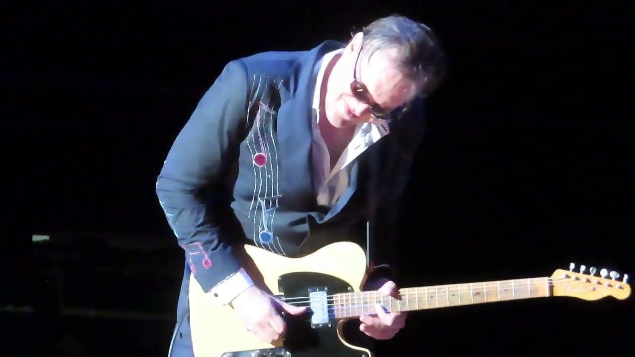 joe bonamassa 8-19-22 jones beach theater