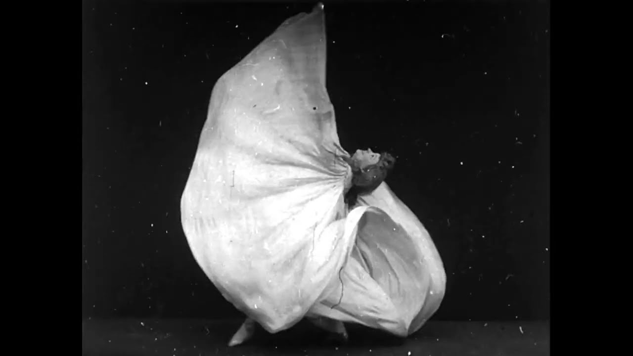 1899 - Danse serpentine par Mme. Bob Walter - Alice Ida Antoinette Guy-Blaché (Gaumont)