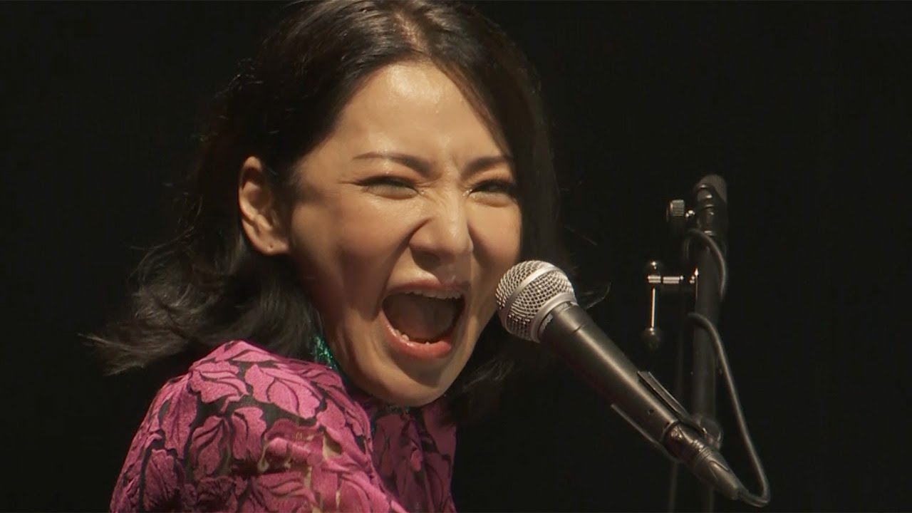 広瀬香美、「WOW WAR TONIGHT」歌ってみた！　配信ライブでピアノたたきならし「カモ～ン！」のノリノリ大熱唱