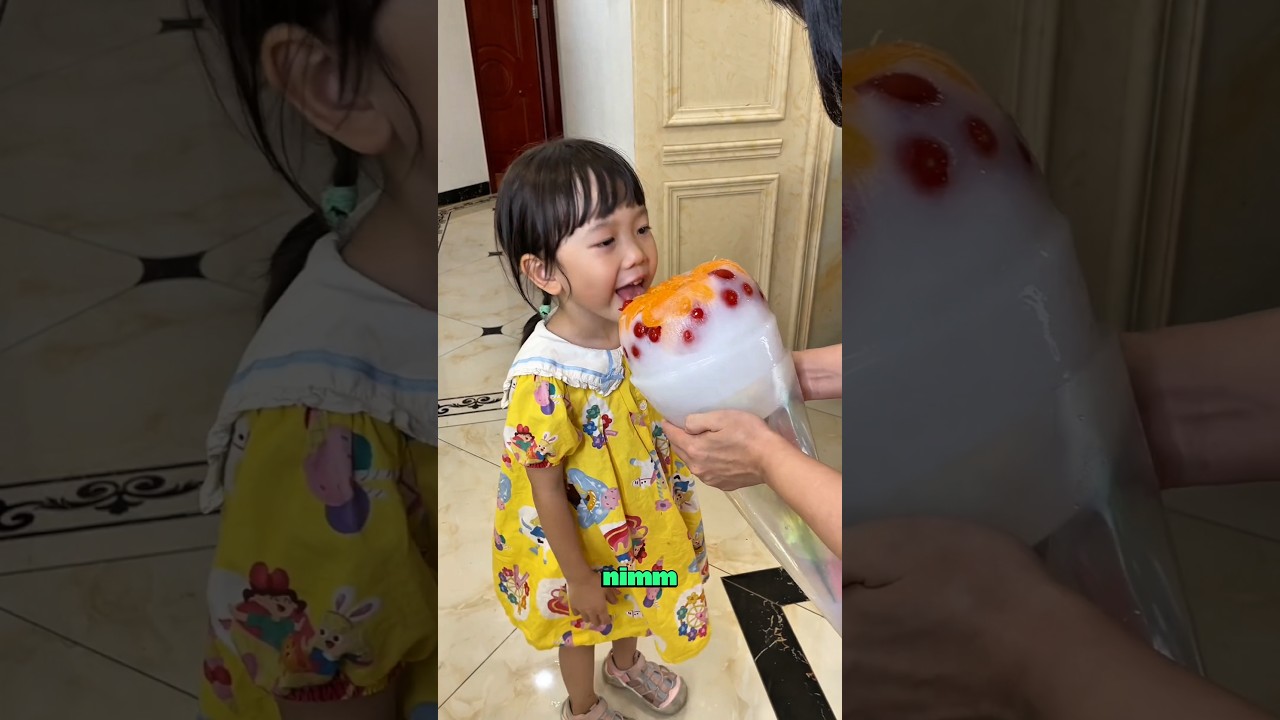 Riesiges leckeres Fruchteis 🍦😋 Zaid &uuml;berrascht alle Kinder 🤩🔥
